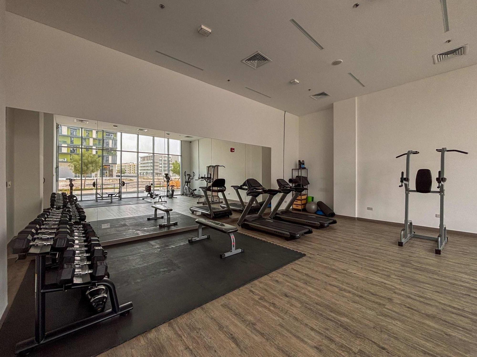 Frank Porter - Pulse C1 Apartment Dubai